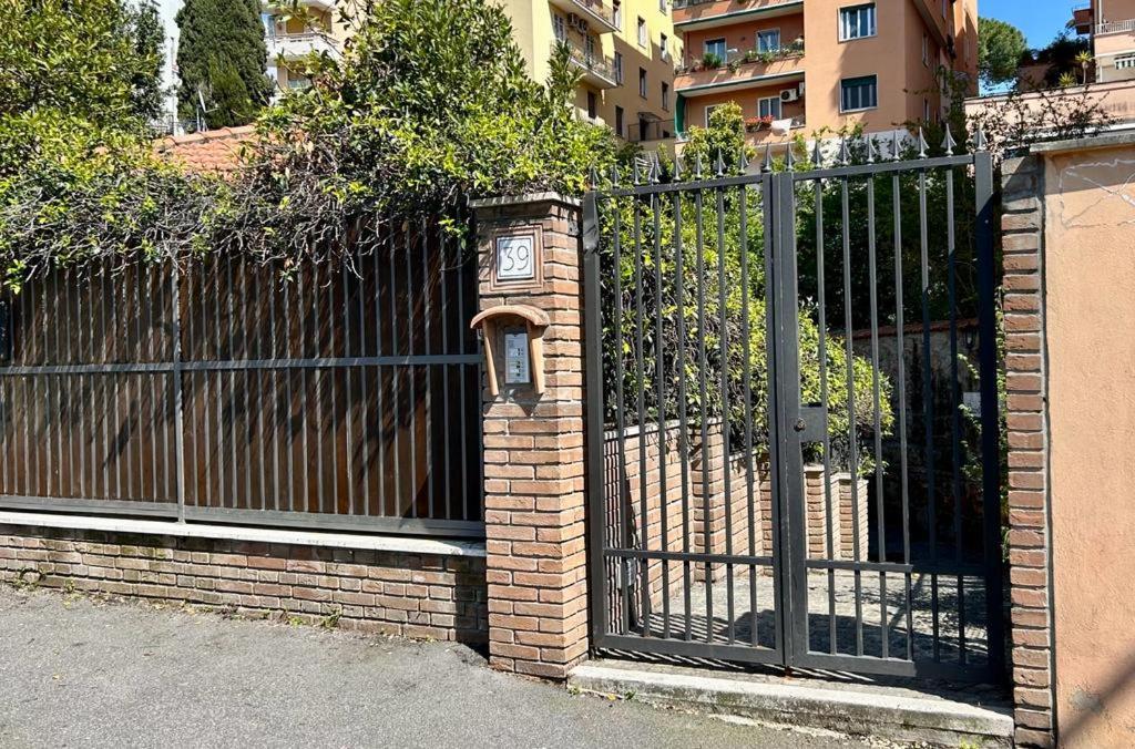 Borgo Monteverde In * Roma